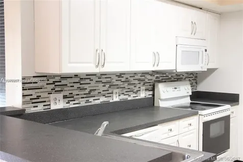 9640 NW 2 Street Pembroke Pines FL 33024