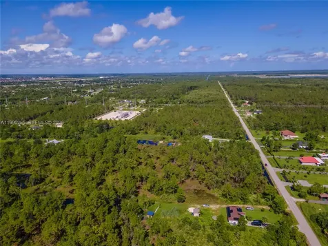 50TH Avenue NE Everglades Boulevard N Naples FL 34120