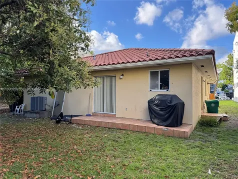1126 NW 3rd Street Miami FL 33128
