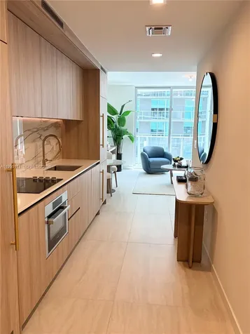 77 SE 5th Street Miami FL 33131