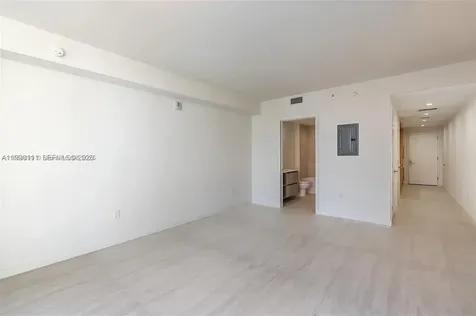 77 SE 5th Street Miami FL 33131