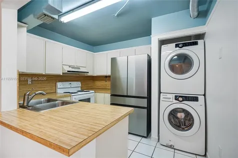 495 W Park Drive Miami FL 33172