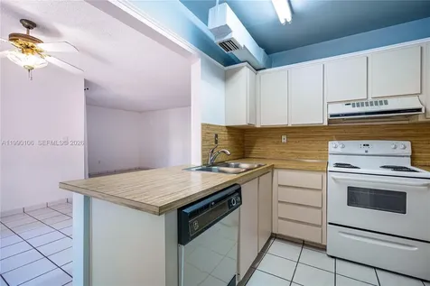 495 W Park Drive Miami FL 33172