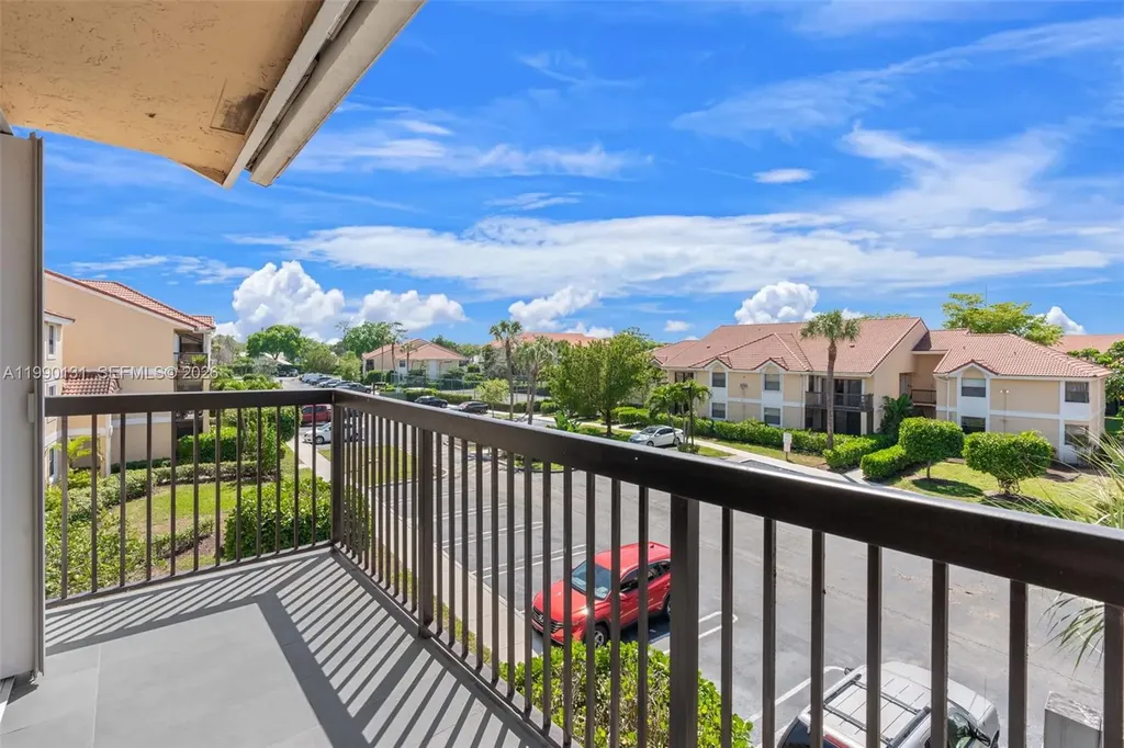 5761 Riverside Drive Coral Springs FL 33067