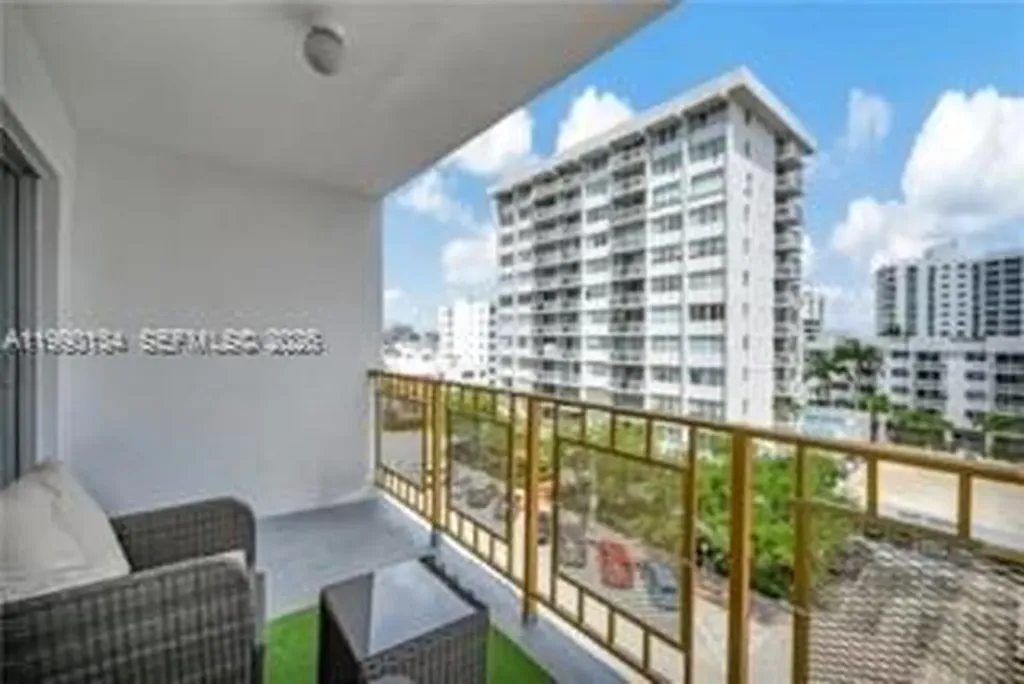 1340 Lincoln Road Miami Beach FL 33139
