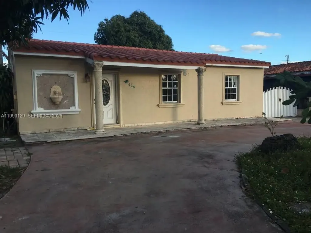 625 E 8th Court Hialeah FL 33010