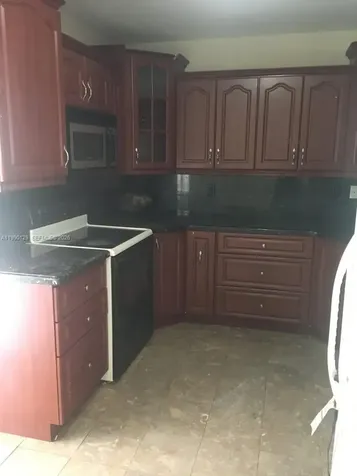 625 E 8th Court Hialeah FL 33010