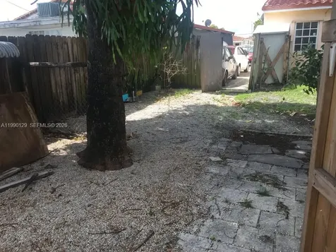 625 E 8th Court Hialeah FL 33010