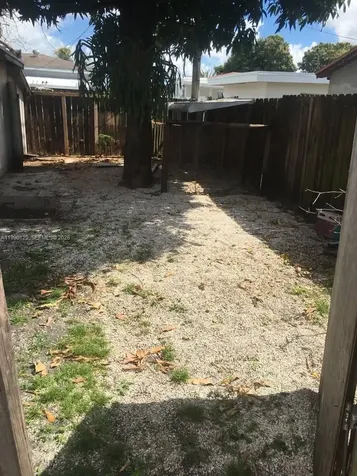 625 E 8th Court Hialeah FL 33010