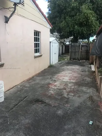 625 E 8th Court Hialeah FL 33010