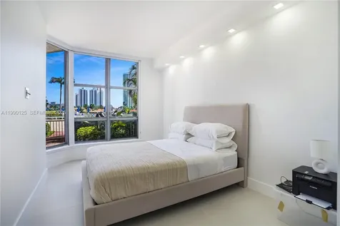 19101 NE 36th Court Aventura FL 33180