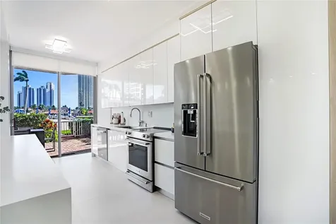 19101 NE 36th Court Aventura FL 33180