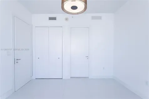 200 Biscayne Blvd Way Miami FL 33131