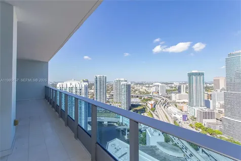 200 Biscayne Blvd Way Miami FL 33131