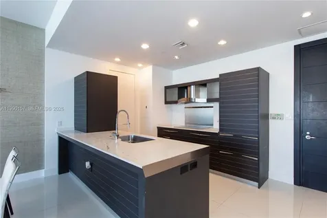 200 Biscayne Blvd Way Miami FL 33131