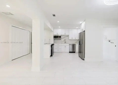 865 W 72nd Place Hialeah FL 33014