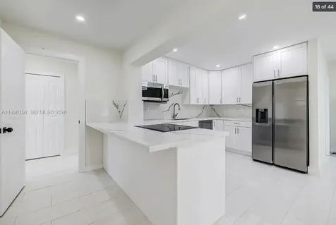 865 W 72nd Place Hialeah FL 33014