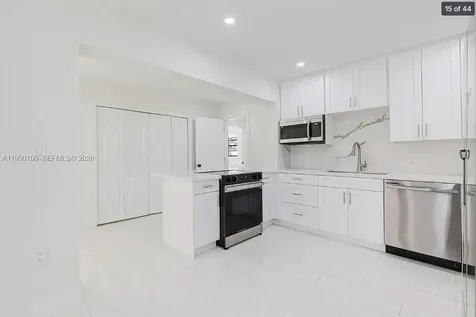 865 W 72nd Place Hialeah FL 33014