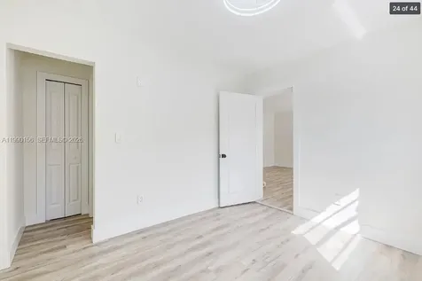 865 W 72nd Place Hialeah FL 33014
