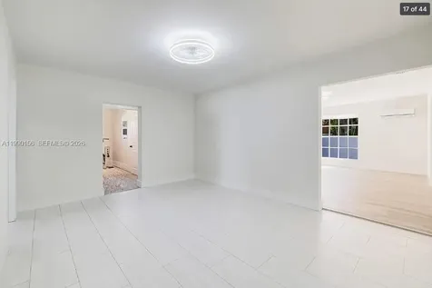 865 W 72nd Place Hialeah FL 33014