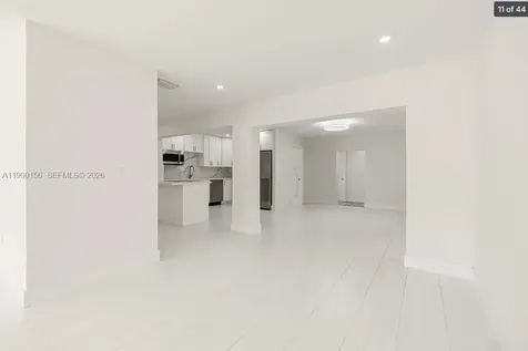 865 W 72nd Place Hialeah FL 33014