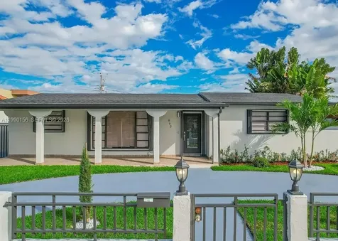 865 W 72nd Place Hialeah FL 33014