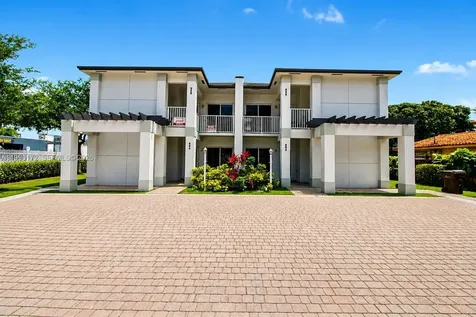 996 E 24th Street Hialeah FL 33013