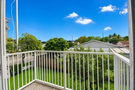 996 E 24th Street Hialeah FL 33013