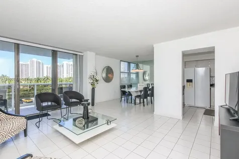 3675 N Country Club Drive Aventura FL 33180