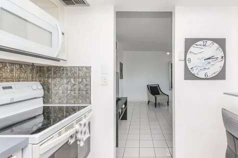 3675 N Country Club Drive Aventura FL 33180