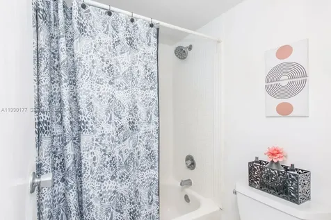 3675 N Country Club Drive Aventura FL 33180
