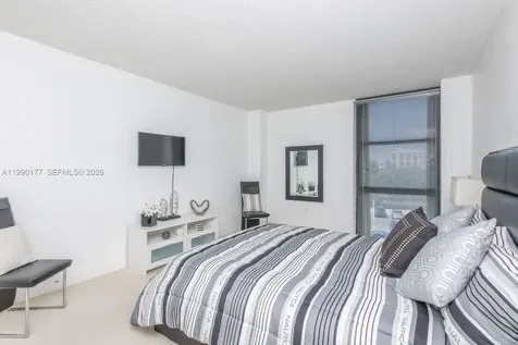 3675 N Country Club Drive Aventura FL 33180