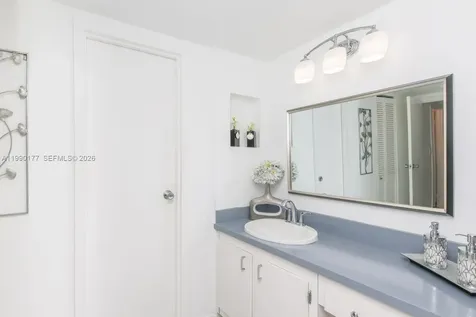 3675 N Country Club Drive Aventura FL 33180