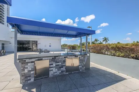 3675 N Country Club Drive Aventura FL 33180