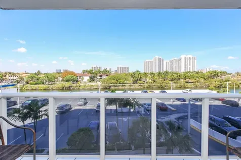 3675 N Country Club Drive Aventura FL 33180