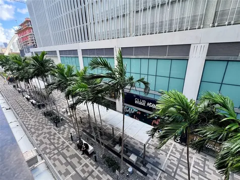 851 NE 1st Avenue Miami FL 33132