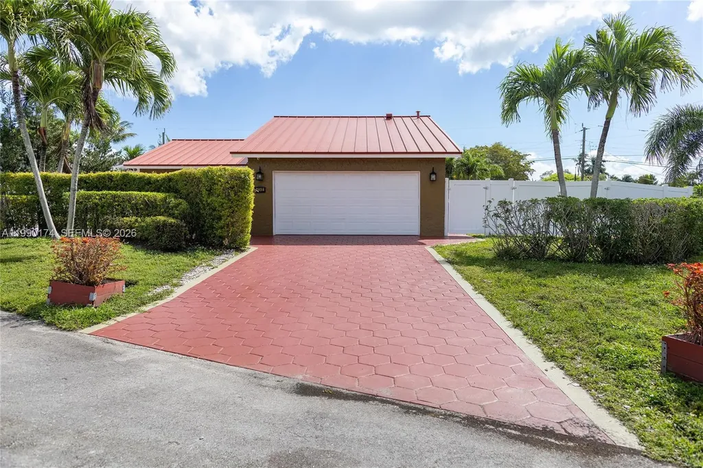 4548 SW 28th Way Dania Beach FL 33312