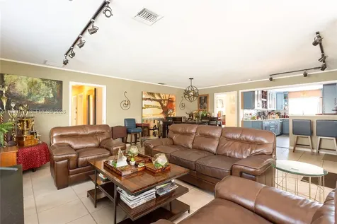 4548 SW 28th Way Dania Beach FL 33312