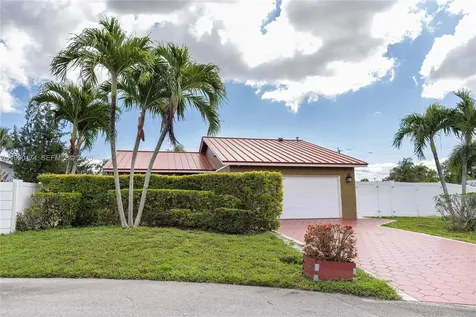 4548 SW 28th Way Dania Beach FL 33312