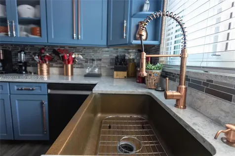 4548 SW 28th Way Dania Beach FL 33312