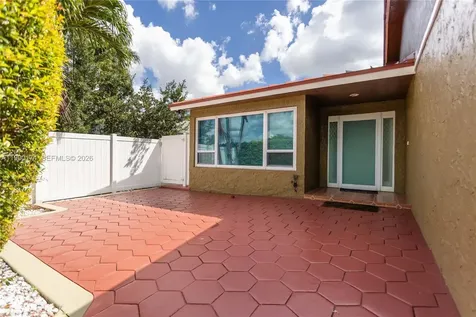 4548 SW 28th Way Dania Beach FL 33312