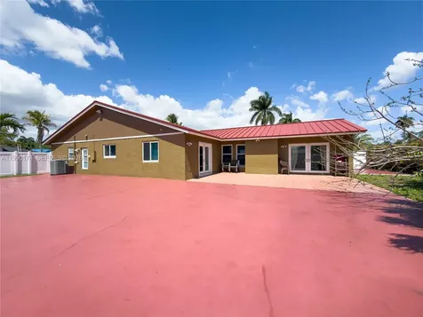 4548 SW 28th Way Dania Beach FL 33312