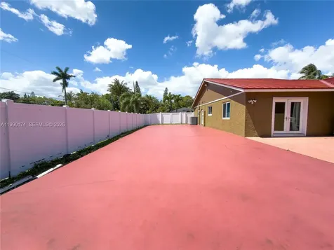 4548 SW 28th Way Dania Beach FL 33312
