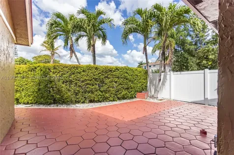 4548 SW 28th Way Dania Beach FL 33312