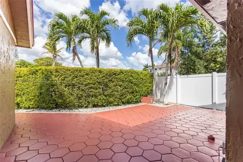 4548 SW 28th Way Dania Beach FL 33312