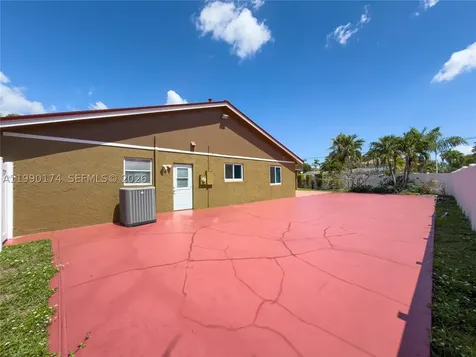 4548 SW 28th Way Dania Beach FL 33312