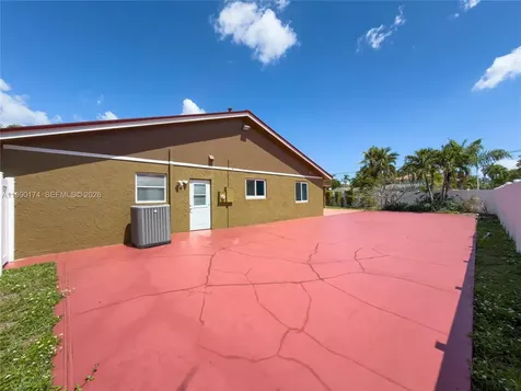4548 SW 28th Way Dania Beach FL 33312