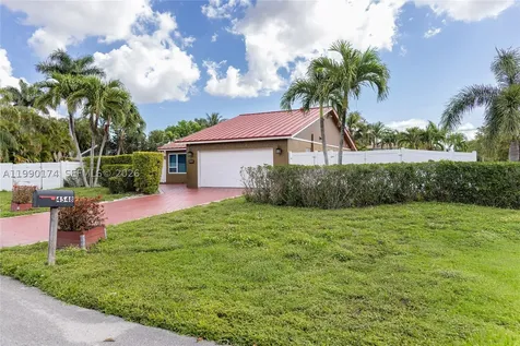4548 SW 28th Way Dania Beach FL 33312