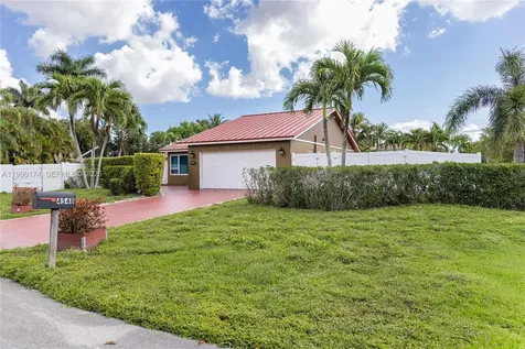 4548 SW 28th Way Dania Beach FL 33312