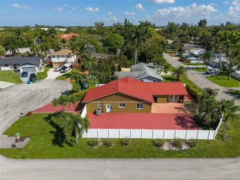 4548 SW 28th Way Dania Beach FL 33312
